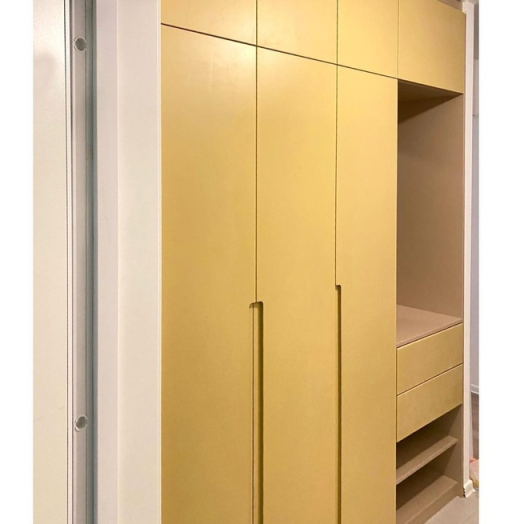 Встроенные распашные шкафы-Встраиваемый шкаф в прихожую  «Модель 20»-фото4